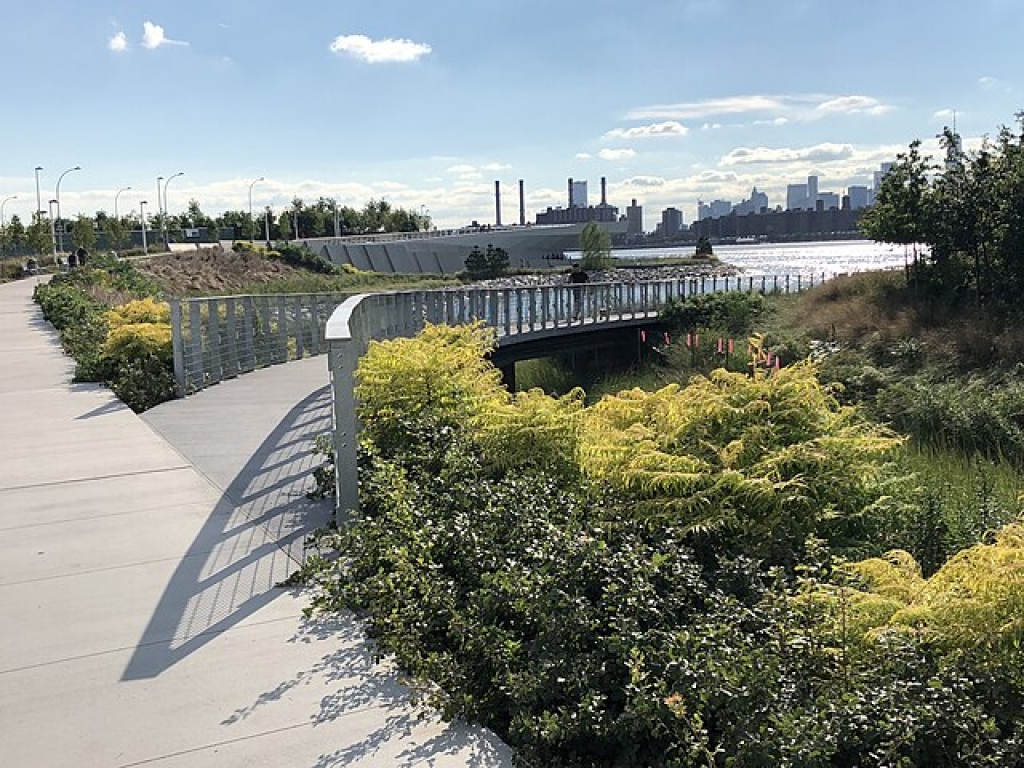 Hunter’s Point South Waterfront Park