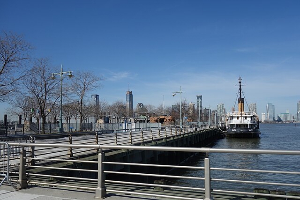 Pier 25