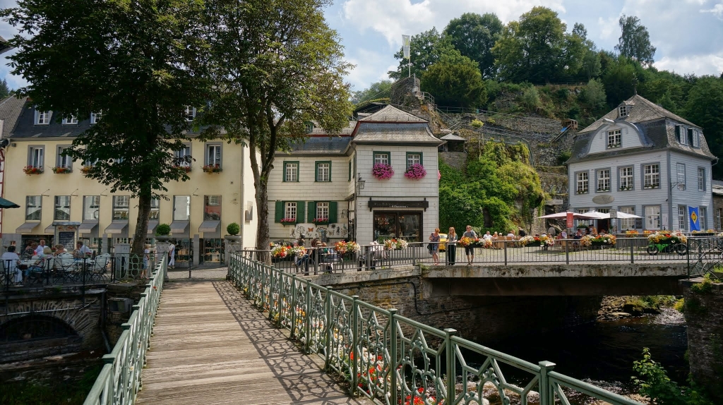 Pont en bois sur la Rur