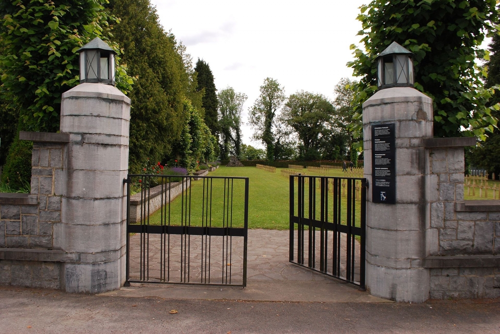 Cimetière français de Dinant