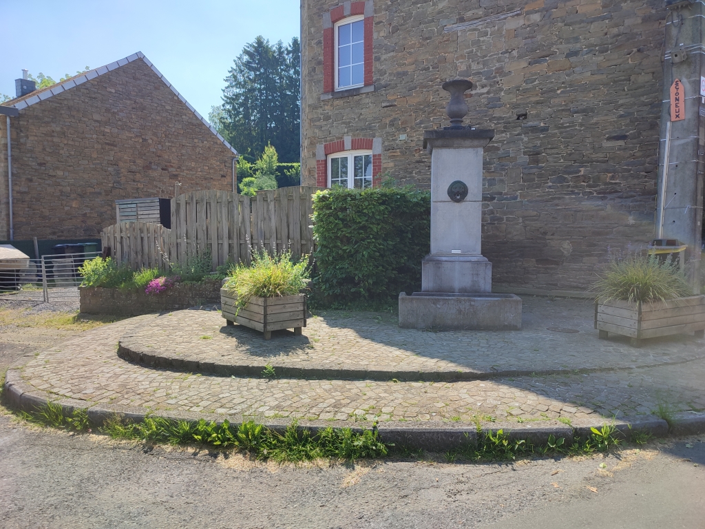 Borne-fontaine d’Oneux