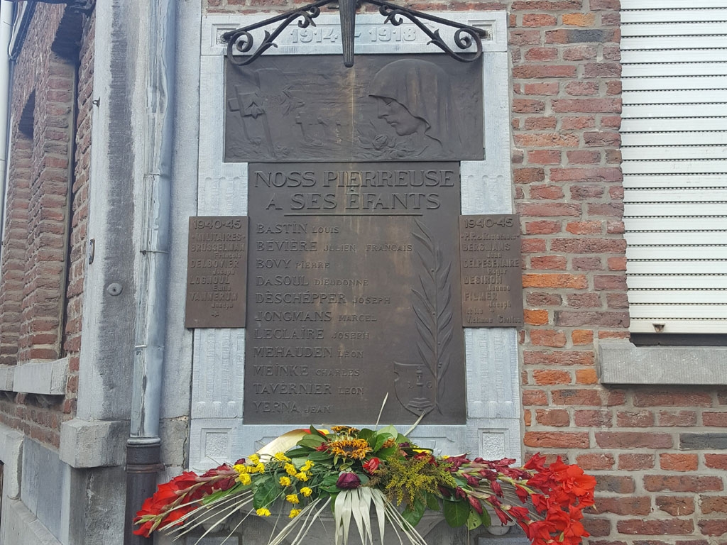 Monument Noss Pierreuse à ses Èfants