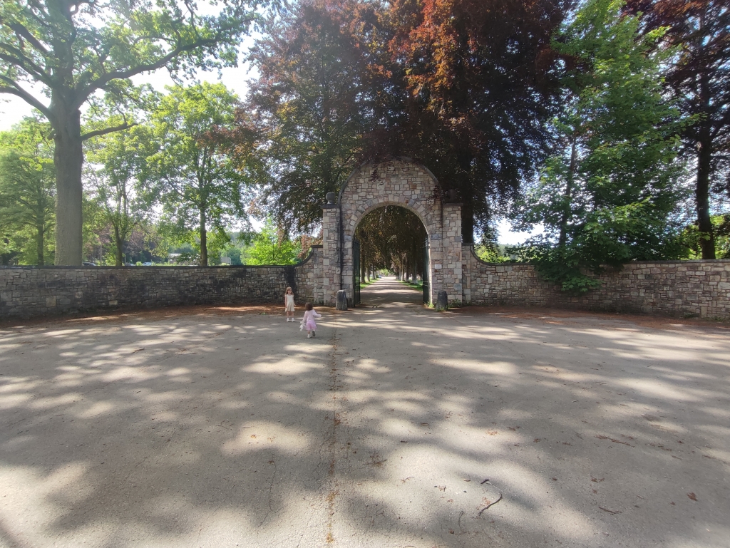  Château de Farnières